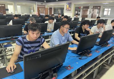 強競賽，煉技能，踐行職業教育活動精神——信息工程學院舉辦“中銳杯”網絡系統管理競賽